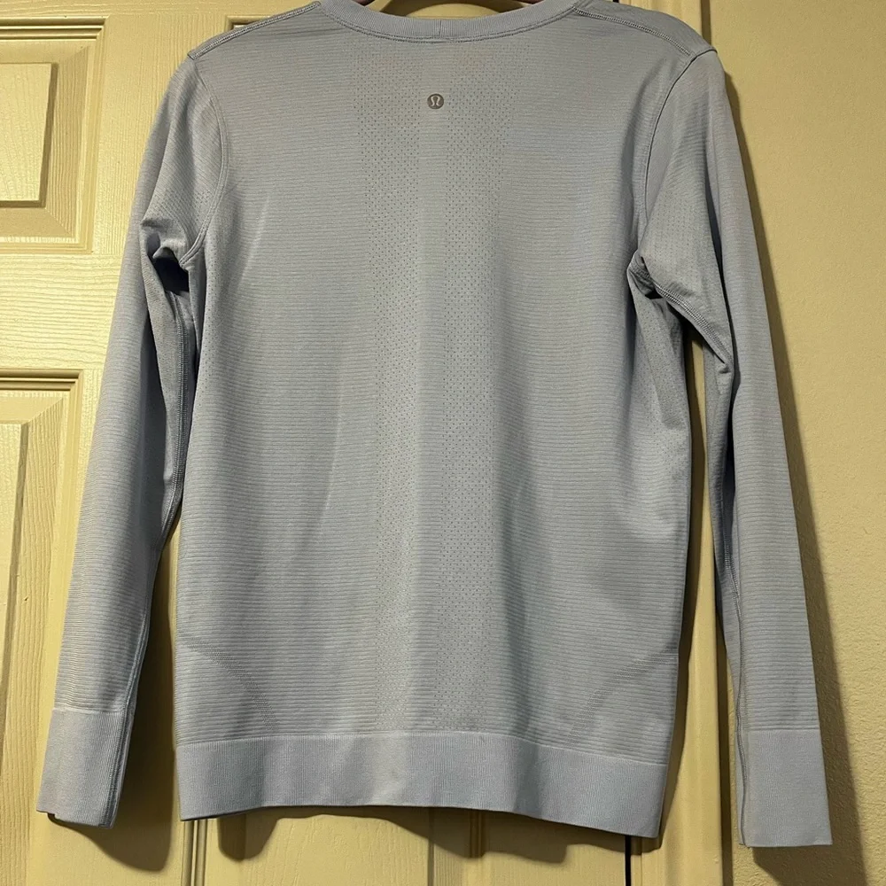 Lululemon Swiftly Tech Relaxed Light Blue Long Sleeve Top Women’s Size 6
